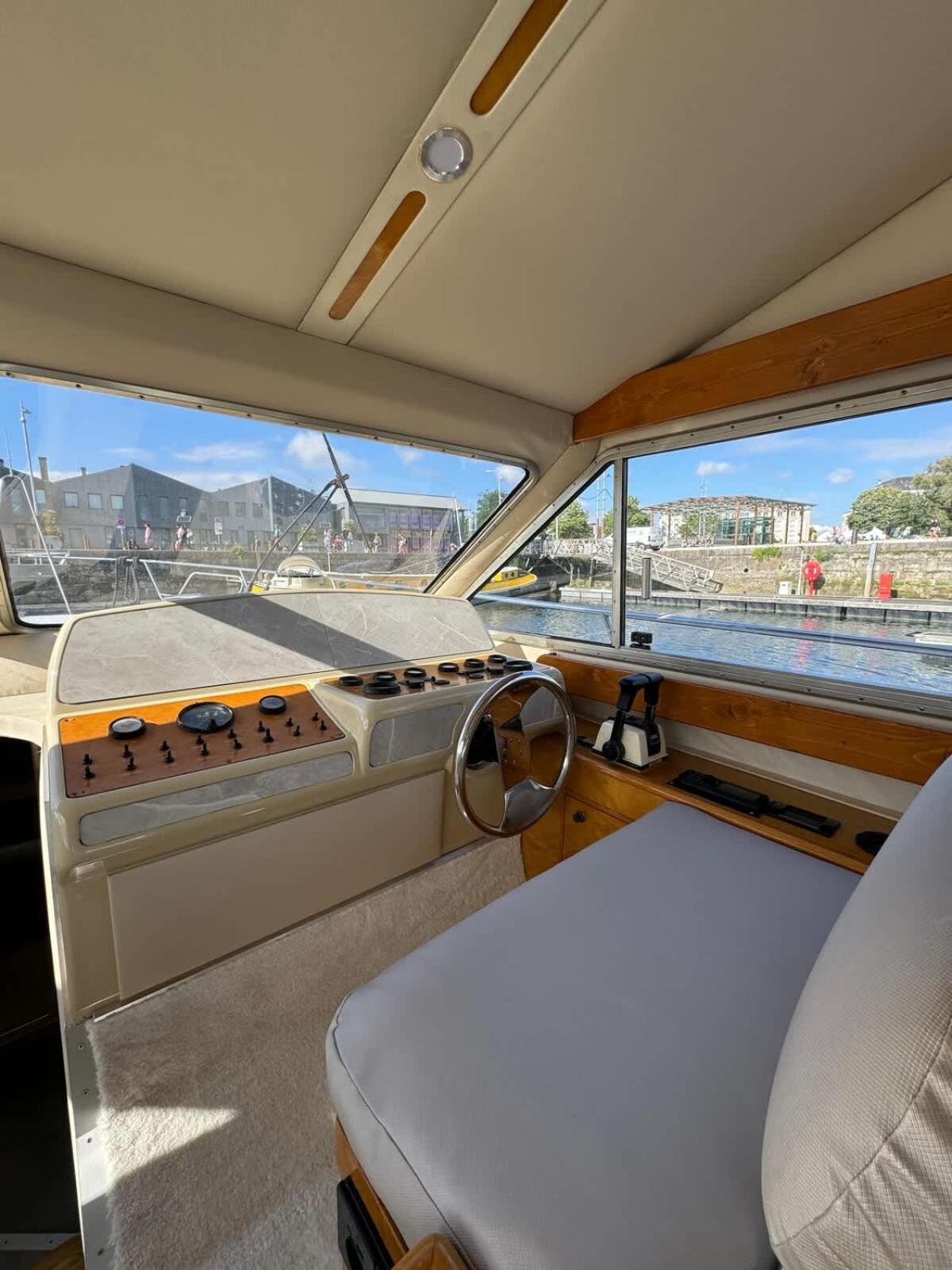 Yacht La Rochelle, 5 Pers, 2 Sdb