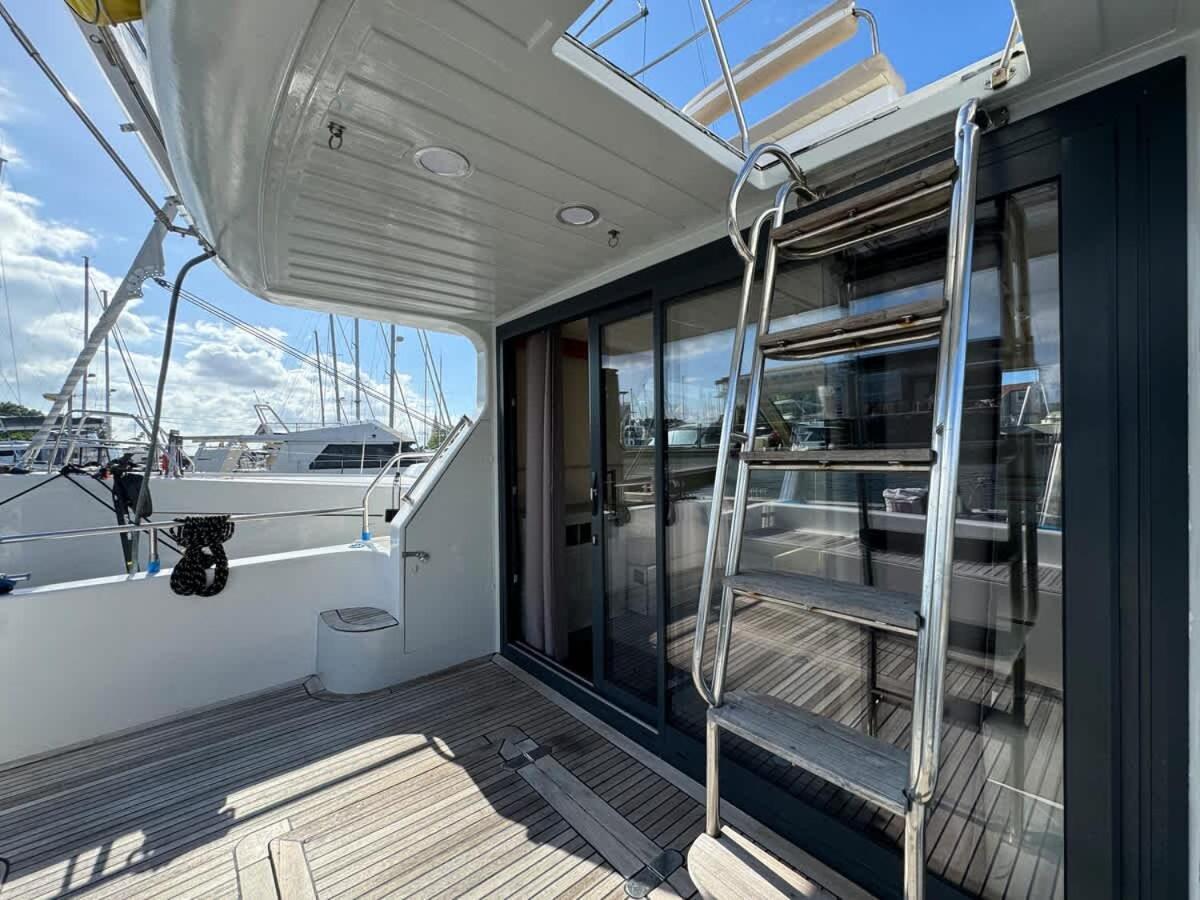 Yacht La Rochelle, 5 Pers, 2 Sdb Botel *