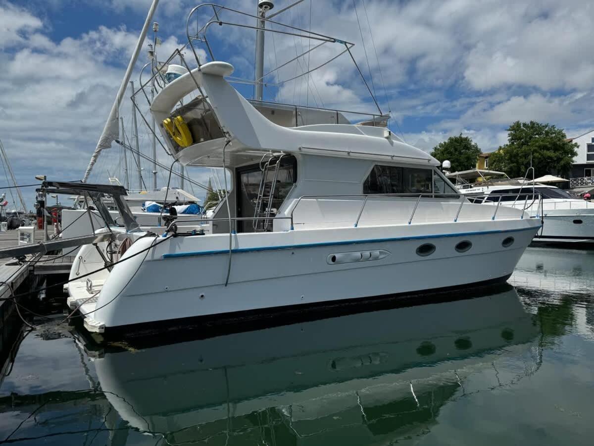 Yacht La Rochelle, 5 Pers, 2 Sdb *