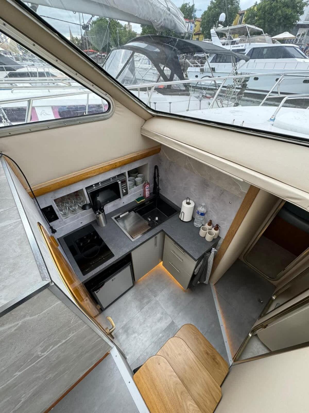 Yacht La Rochelle, 5 Pers, 2 Sdb Botel