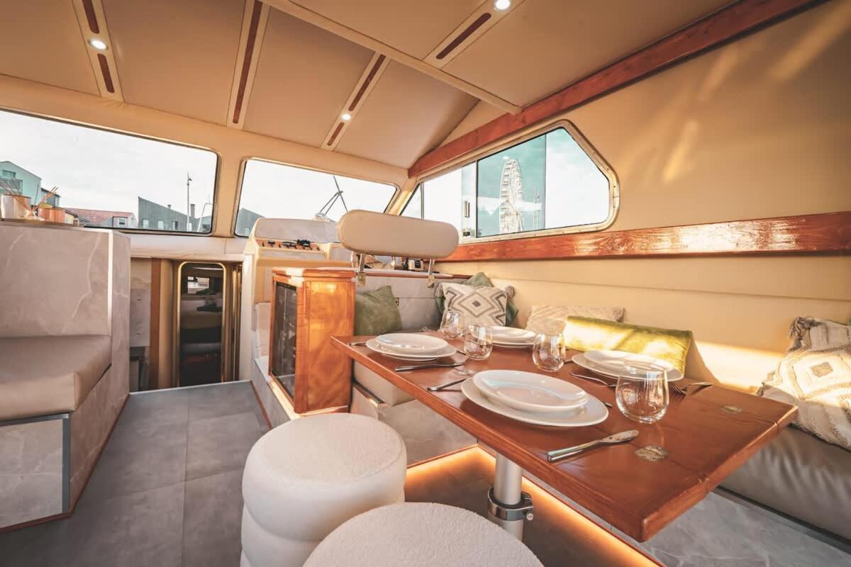 Yacht La Rochelle, 5 Pers, 2 Sdb Botel