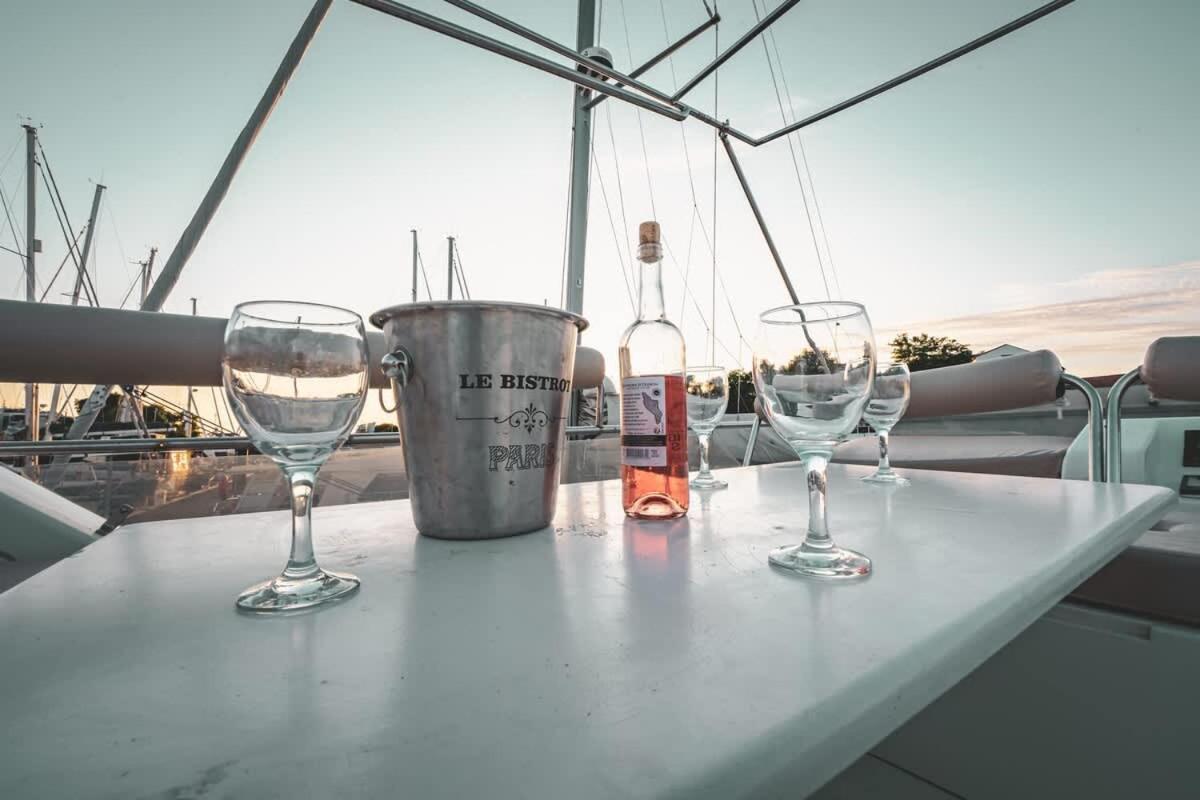 Yacht La Rochelle, 5 Pers, 2 Sdb Botel La Rochelle (Charente-Maritime)